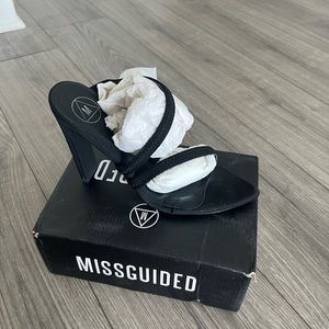 Double straps sandals